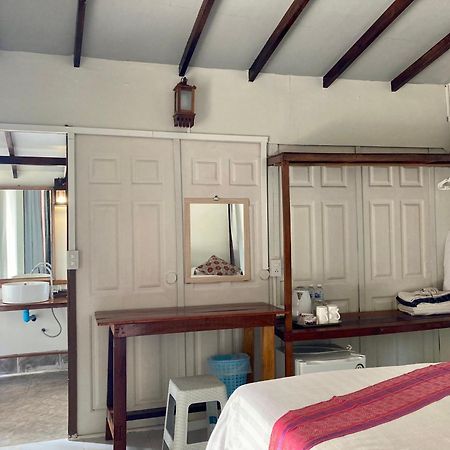 Ailay Hotel Koh Phayam Exterior photo